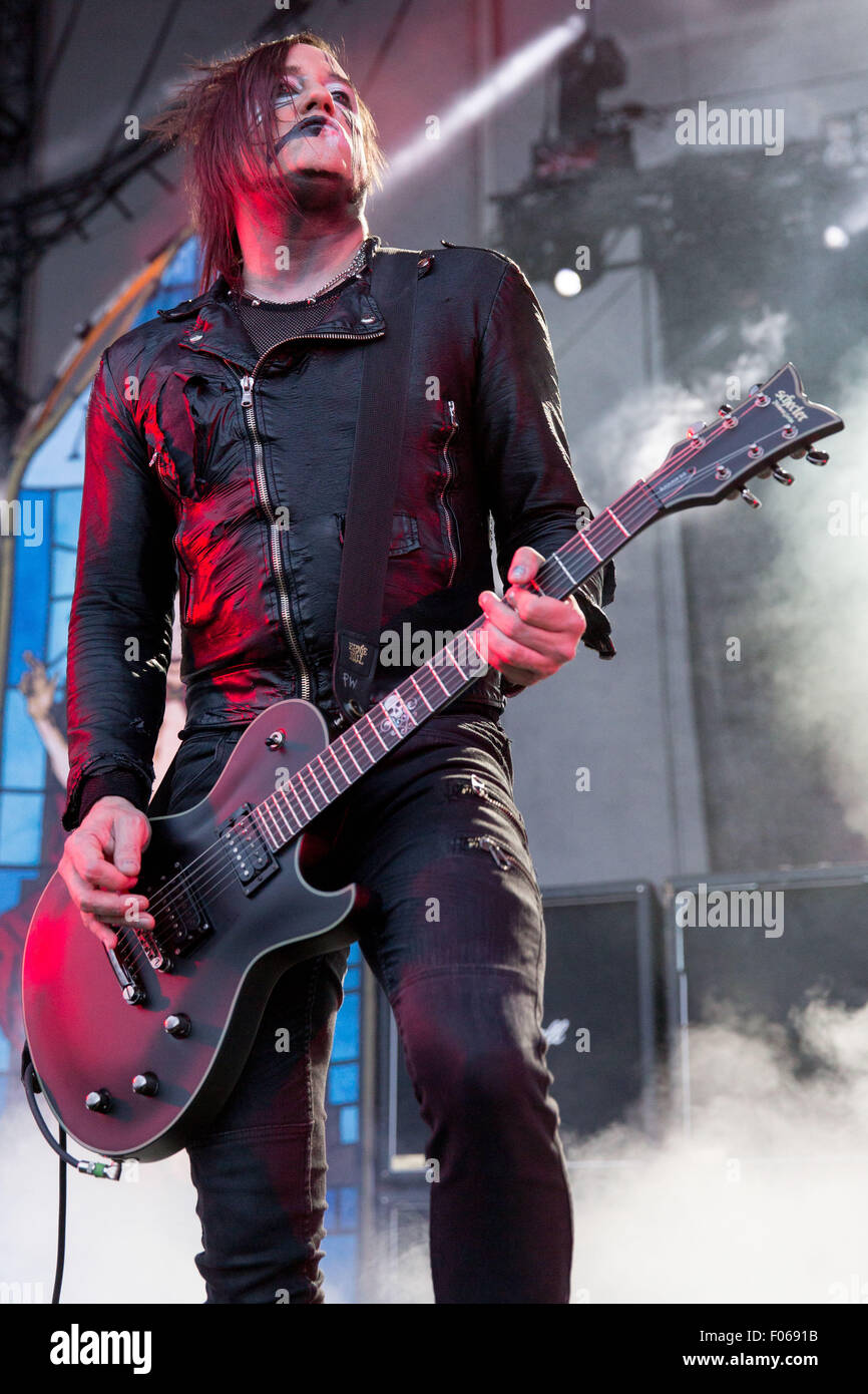 Chicago, Illinois, USA. 7th Aug, 2015. Guitarist PAUL WILEY of Marilyn Manson performs live at the FirstMerit Bank Pavilion on Northerly Island in Chicago, Illinois © Daniel DeSlover/ZUMA Wire/Alamy Live News Stock Photo
