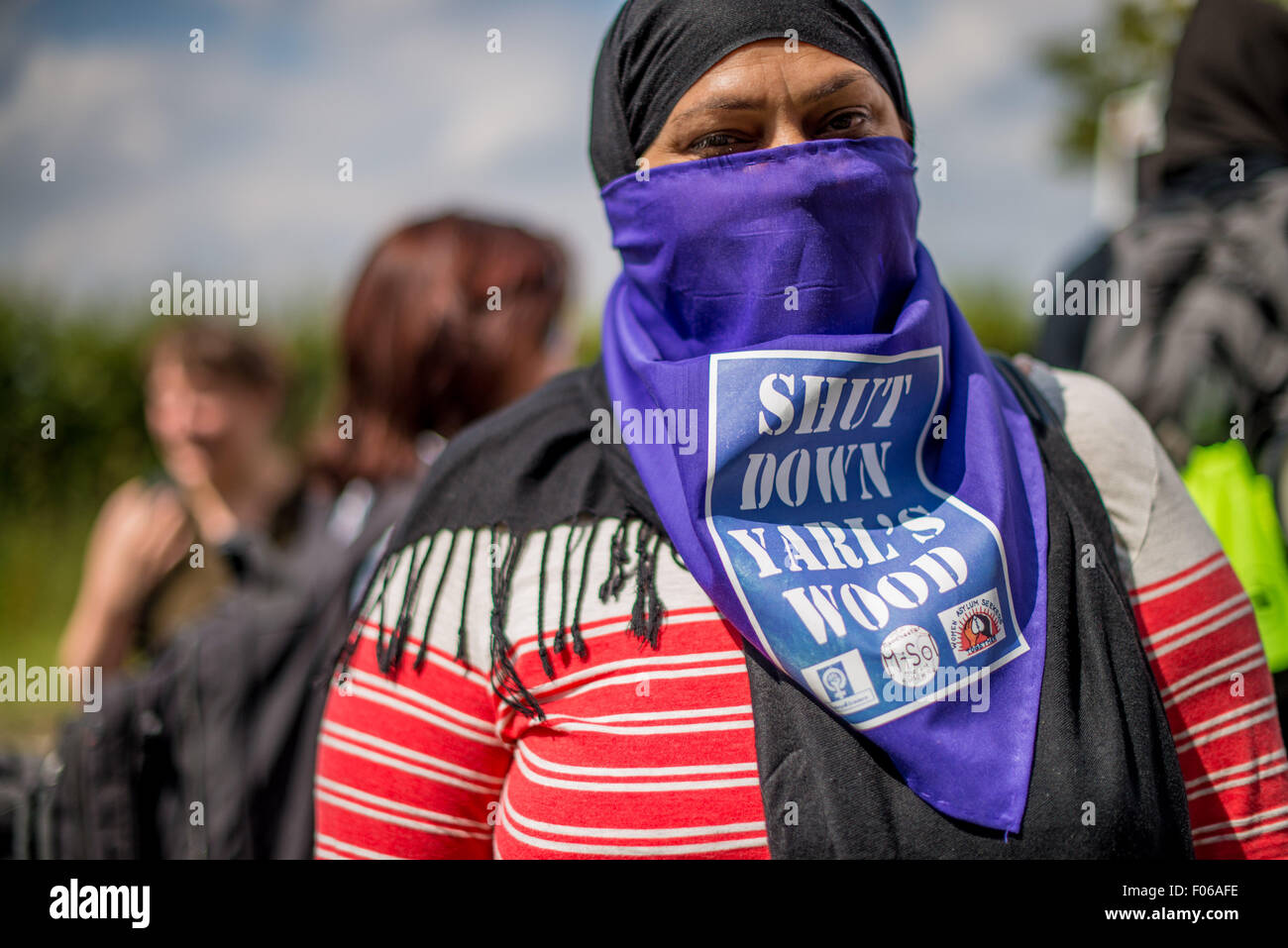 Bedfordshire, UK. 8th Aug, 2015. Surround Yarl's Wood protest organised ...
