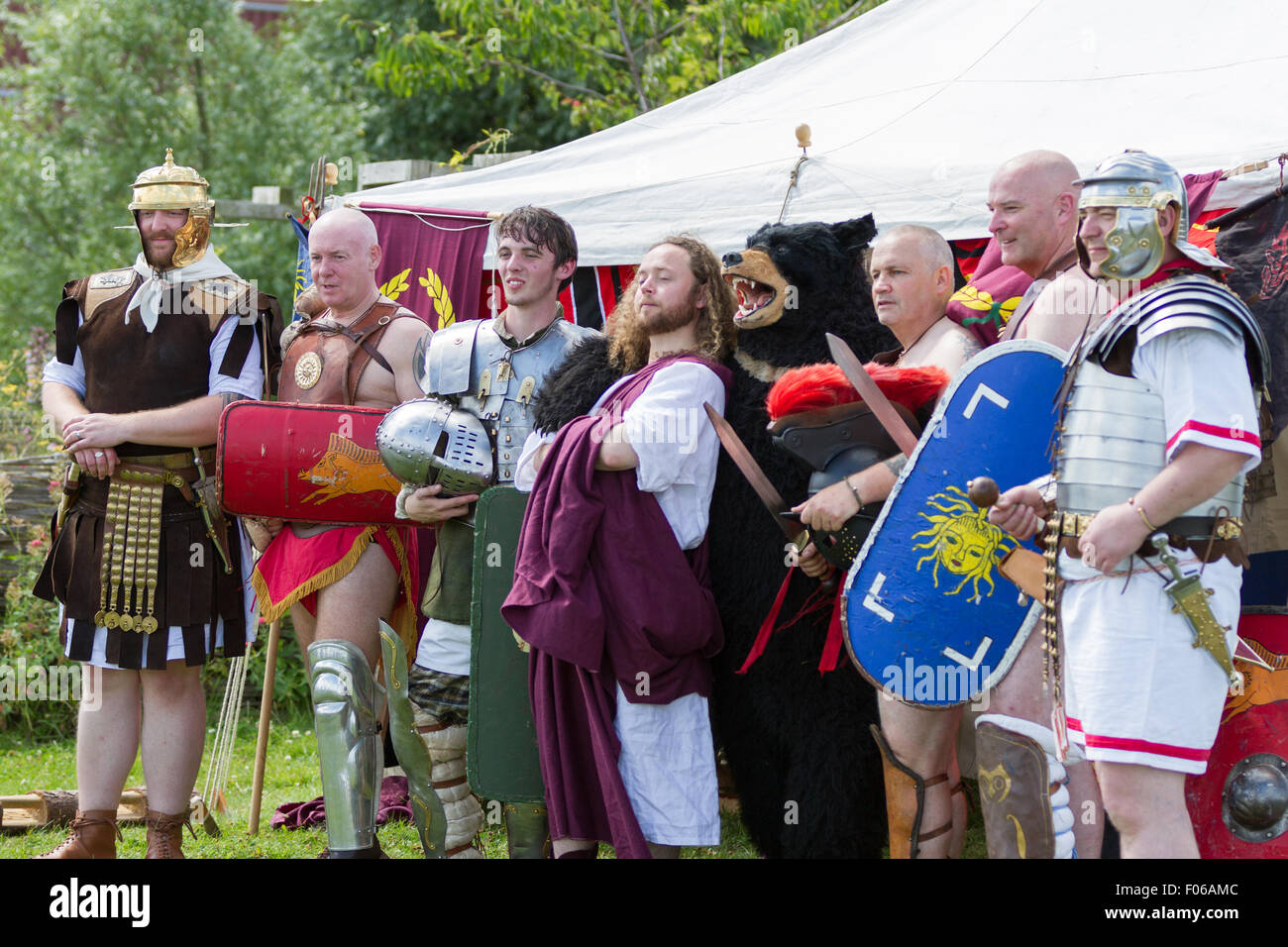 Wallsend, Tyne and Wear, UK. 8th August, 2015. Hadrian Festival at Segedunum Roman Fort: The Emperor Hadrian and a team of Roman Gladiators take a curtain call. The Hadrian Festival is part of the programme of activities supporting the British Museum's Roman Empire: Power & People exhibition which is on public display 30 May – 13 September 2015 Credit:  Andrew Nicholson/Alamy Live News Stock Photo
