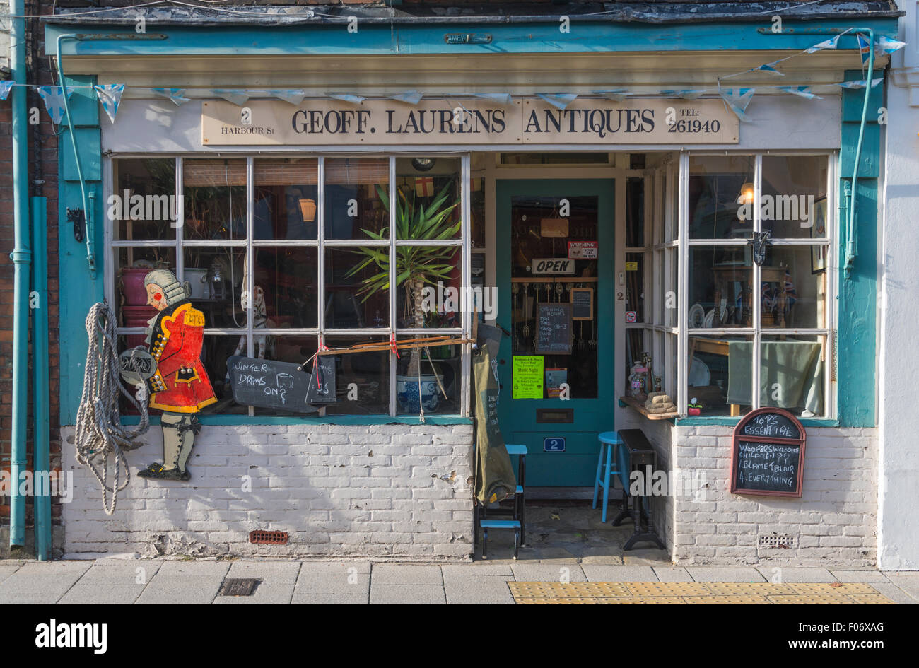 Traditional antique shop in Sandwich,Kent Stock Photo