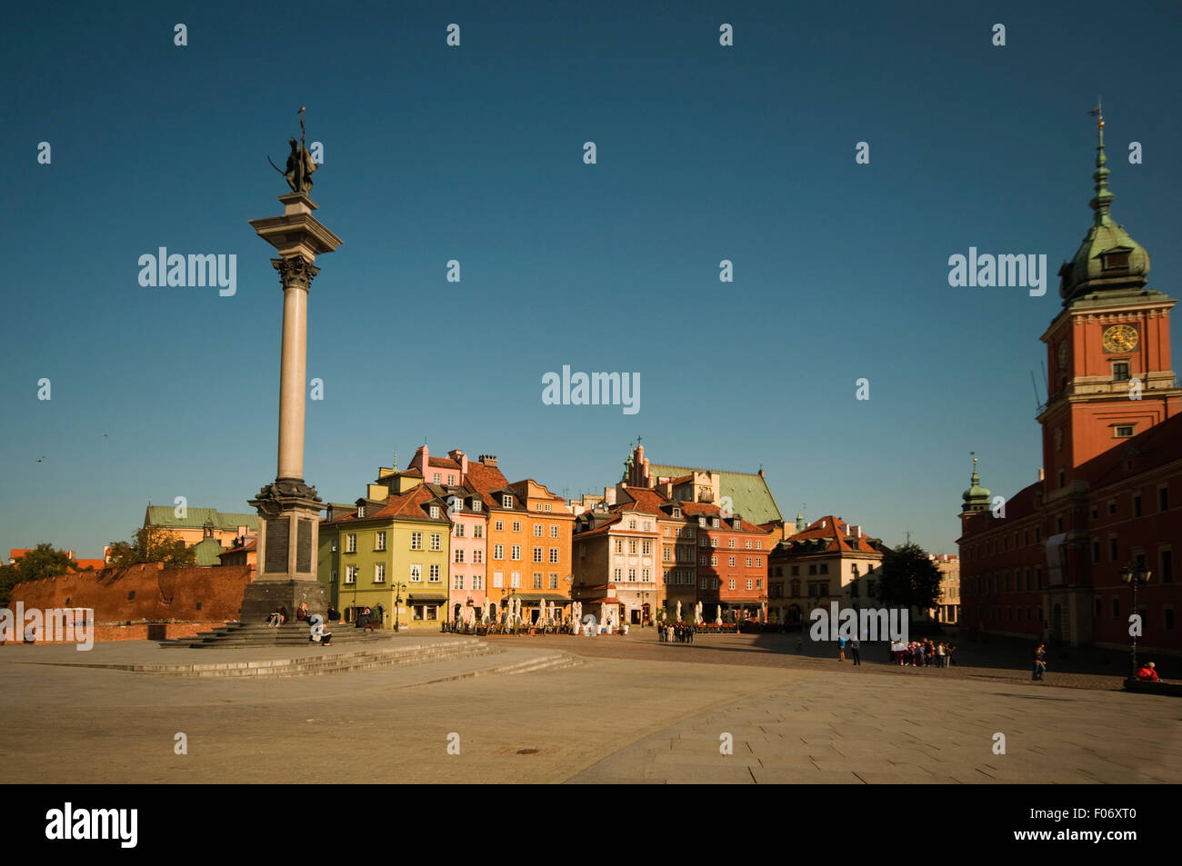 EUROPE, POLAND, Warsaw, Old Town (Stare Miasto), Castle Square (Plac Zamkowy),  next to  the Royal Castle with King Sigismund II Stock Photo