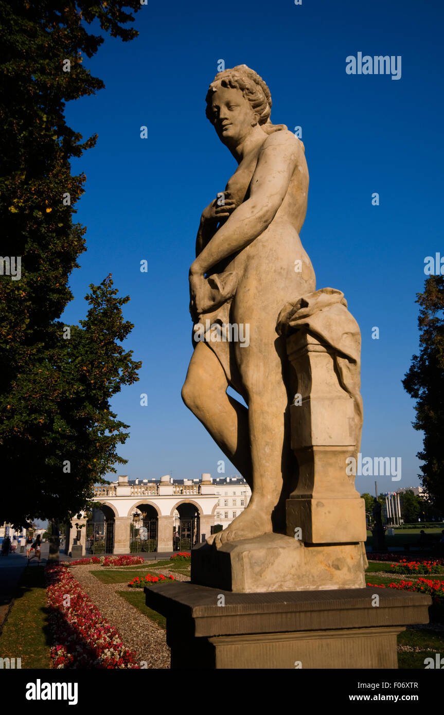 EUROPE, POLAND, Warsaw, The Saxon Garden (Ogród Saski), statue of Venus Stock Photo