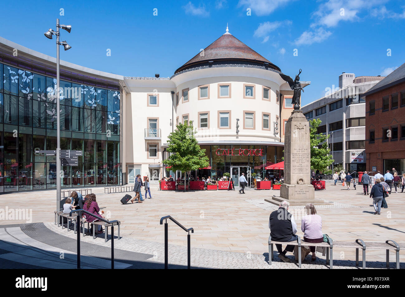 Cafe Rouge Restaurant And War Memorial Woking Town Square Woking Surrey England United Kingdom Stock Photo Alamy