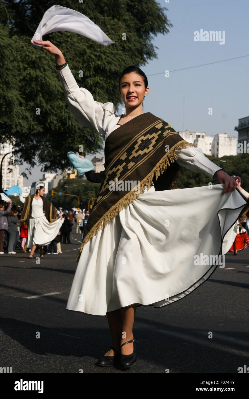 People at the Festival Internacional de Folklore de Buenos Aires
