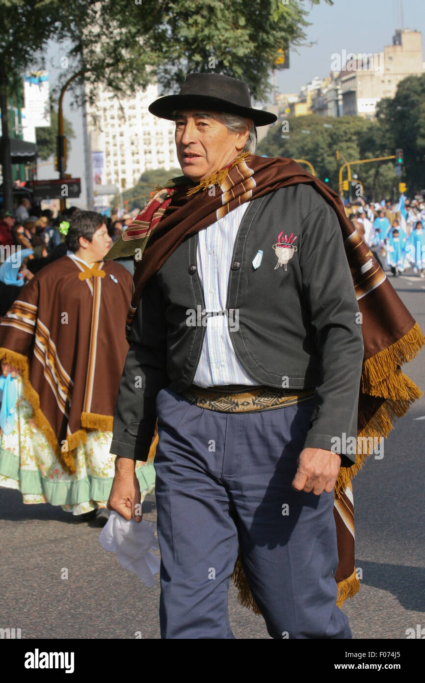 People at the Festival Internacional de Folklore de Buenos Aires