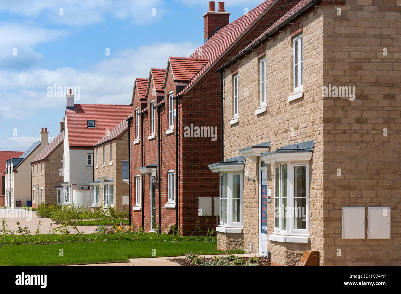 Bellway Saxon Fields new housing development, Bicester, Oxfordshire, England, United Kingdom Stock Photo