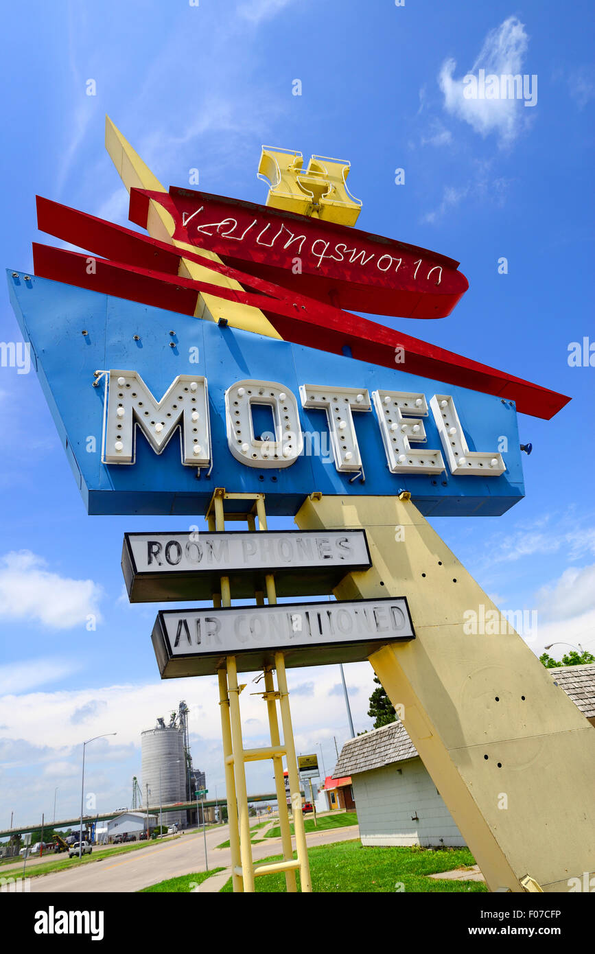 The 1950's Googie style Motel sign still stands along the Lincoln
