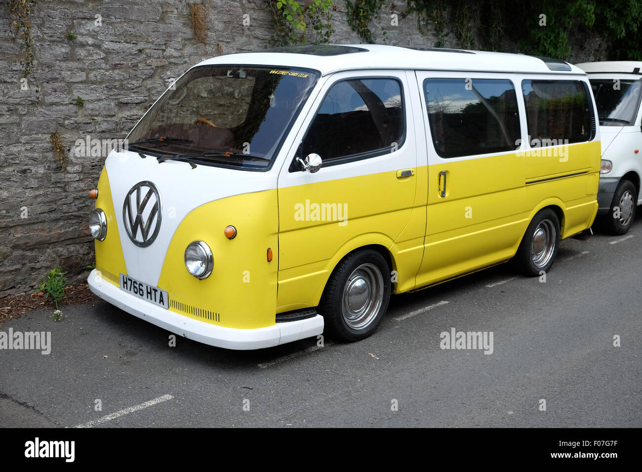 Modified van hi-res stock photography and images - Alamy