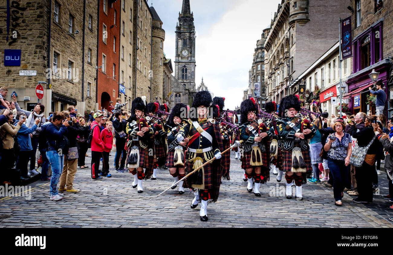 Pipefest 2015 Massed Pipe Bands march down the Royal Mile in