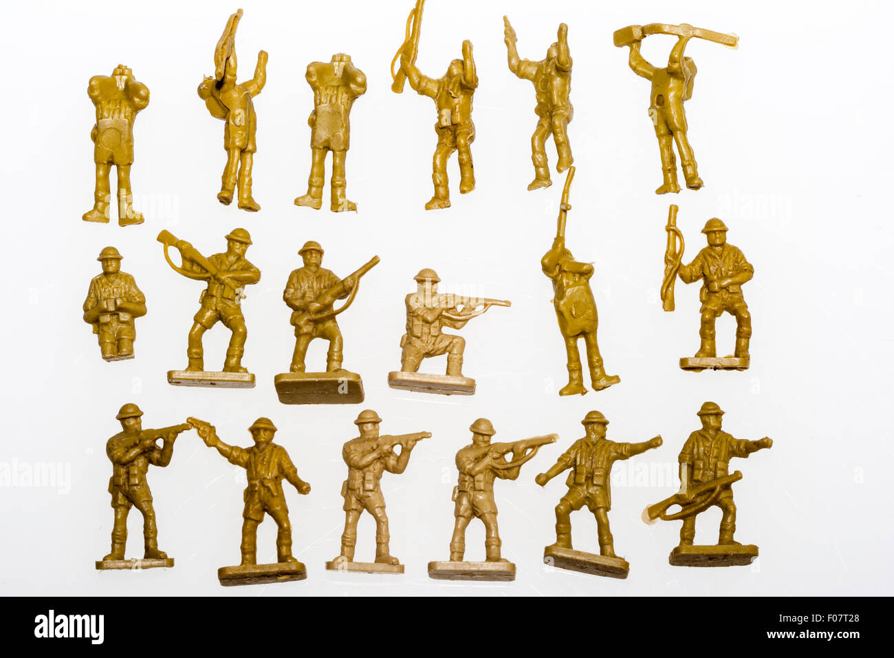 Airfix, HO/OO, 1/72 scale plastic model figures. World War Two, 8th army. Three rows of soldiers on plain white background. 1960 original set. Stock Photo