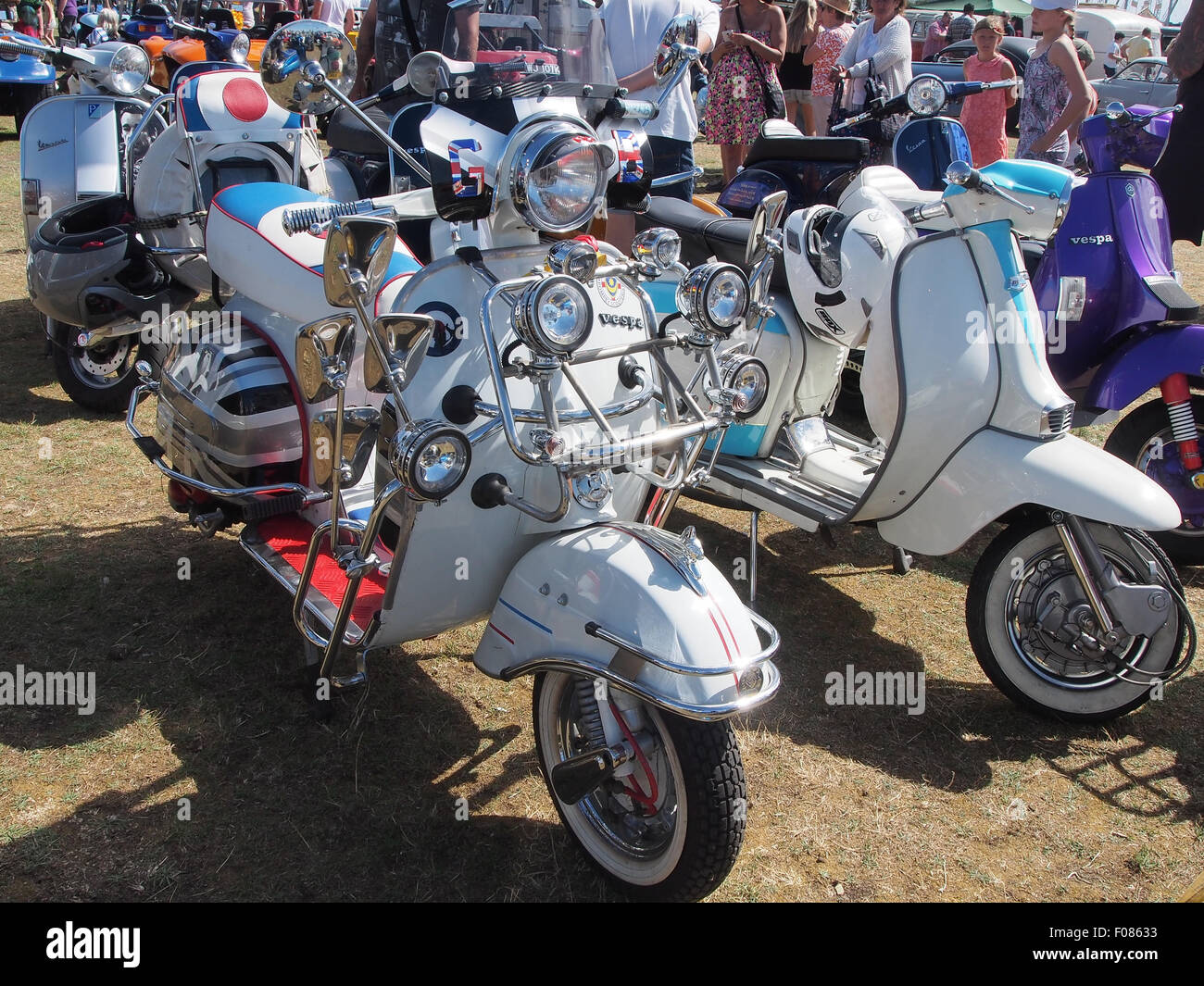 Classic motor scooters hi-res stock photography and images - Alamy