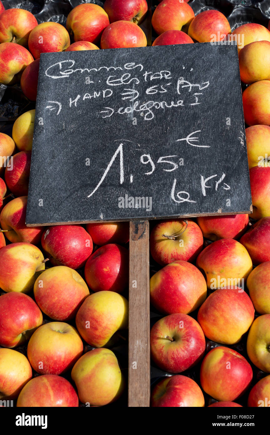 Pommes / Apples for sale on a French market stall Stock Photo