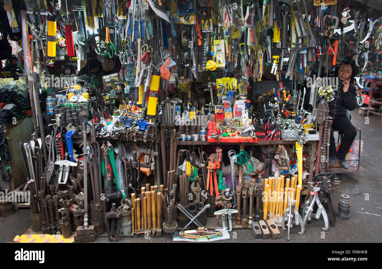 hardware and tool market in Hanoi, Vietnam Stock Photo