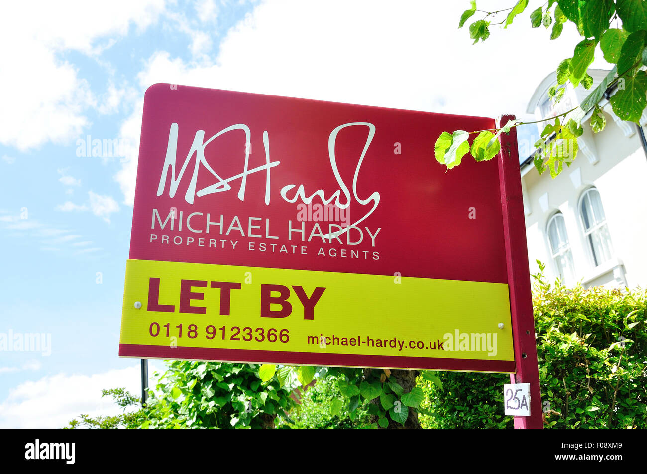 Property To Let sign, Station Road, Wokingham, Berkshire, England, United Kingdom Stock Photo