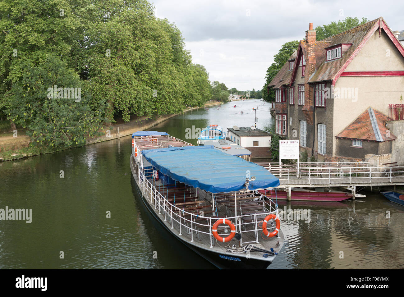 UK, Oxford, view along the Thames from the head of the rivers. Stock Photo