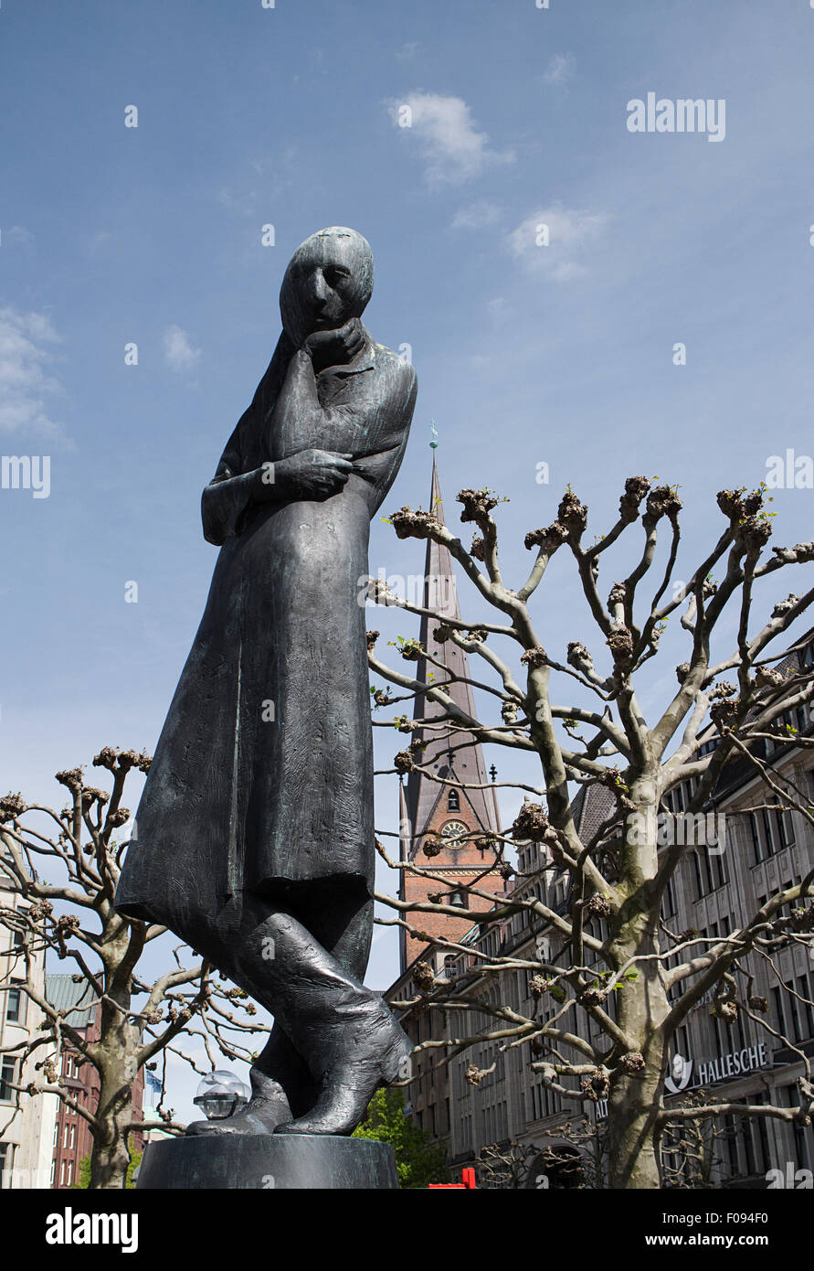 Statue of Heinrich Heine in Rathausmarkt, Hamburg, Germany Stock Photo -  Alamy