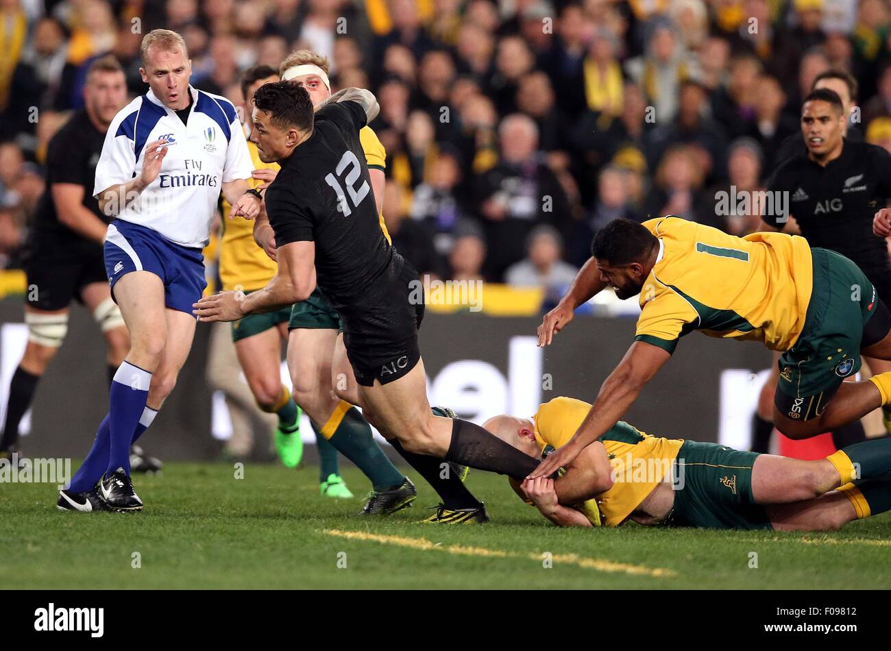 Sydney, Australia. 08th Aug, 2015. Sonny Bill Williams beast Scott Sio and Stephen Moore. Bledisloe Cup match between the Wallabies and the All Blacks at ANZ Stadium, Sydney, Australia. © Action Plus Sports/Alamy Live News Stock Photo