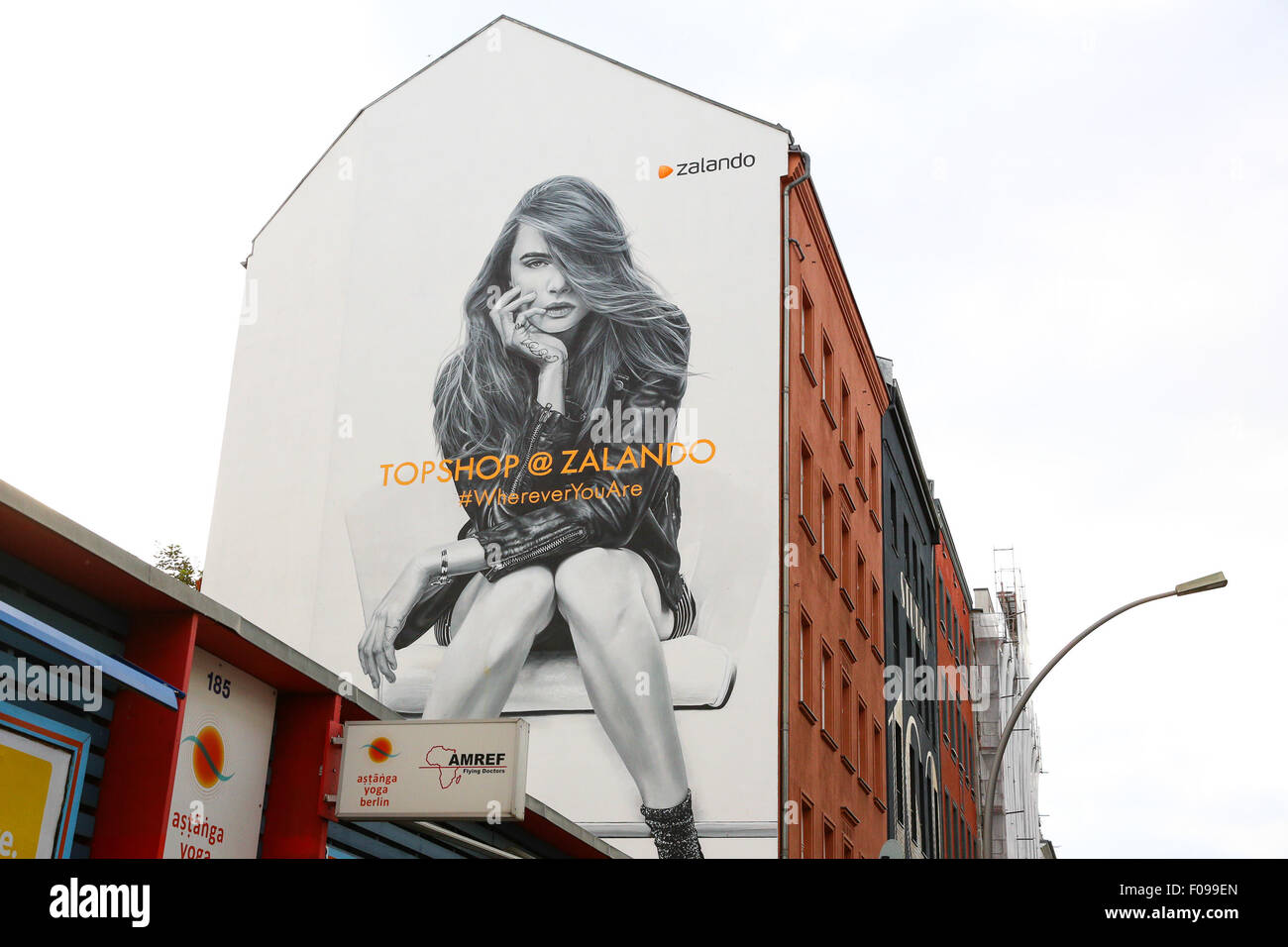 Topshop mural hi-res stock photography and images - Alamy