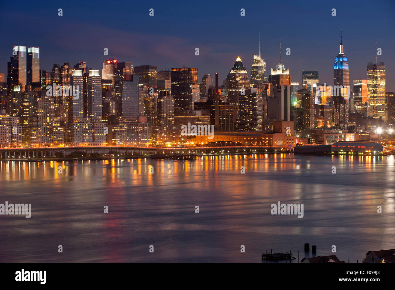 MIDTOWN SKYLINE HUDSON RIVER MANHATTAN NEW YORK CITY USA Stock Photo ...