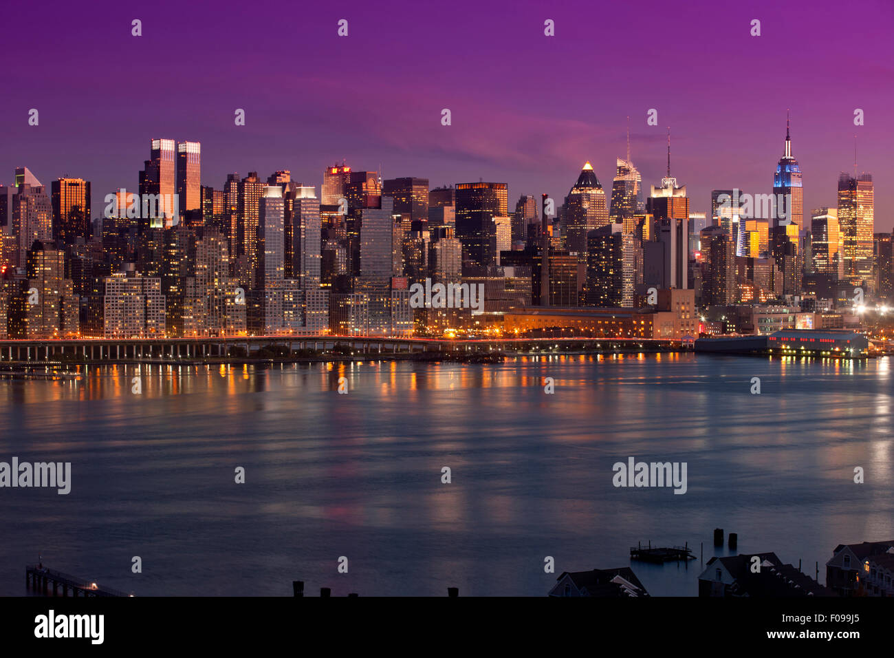 MIDTOWN SKYLINE HUDSON RIVER MANHATTAN NEW YORK CITY USA Stock Photo ...