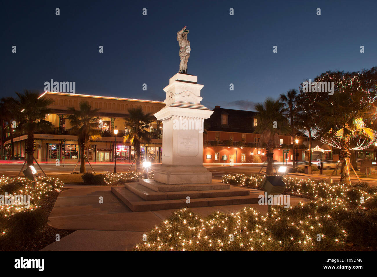 JUAN PONCE DE LEON STATUE CATHEDRAL PLAZA SAINT AUGUSTINE FLORIDA USA