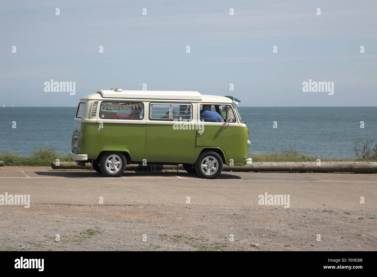 vw camper van at slapton sands on the south devon coast Stock Photo Alamy