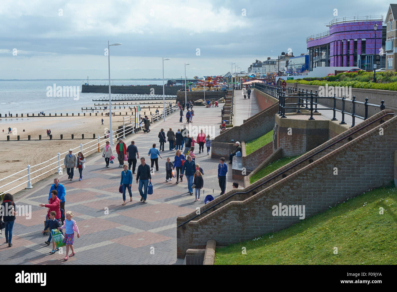 Bridlington sea front north yorkshire hires stock photography and