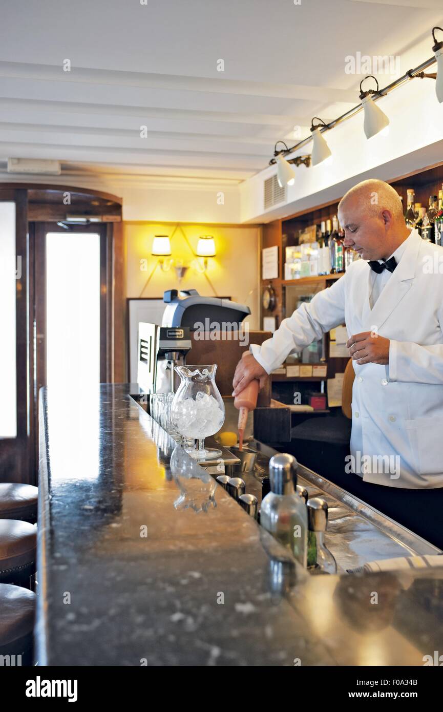 Harry's bar venice bellini hi-res stock photography and images - Alamy