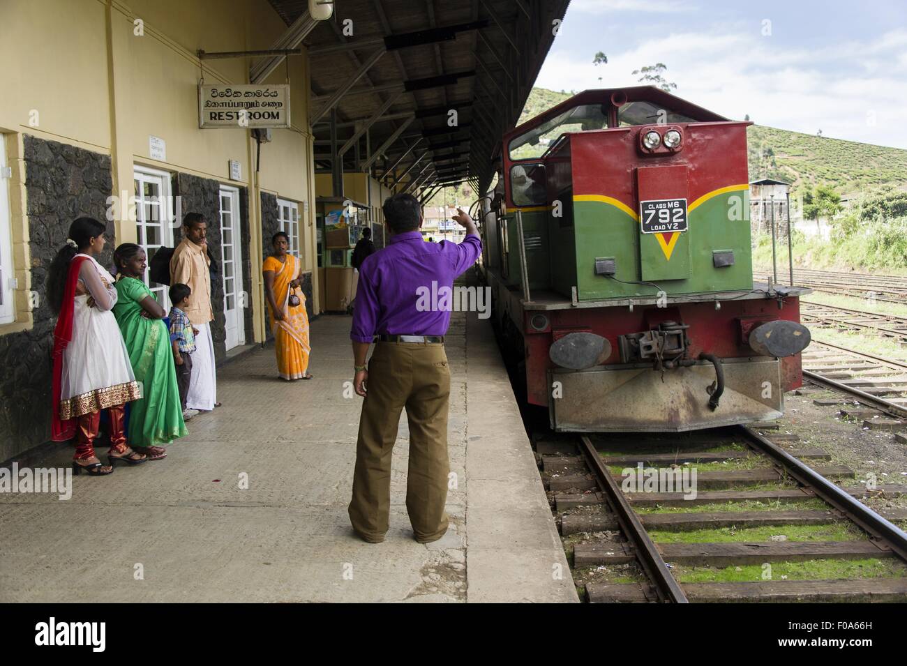 People at Nanu Oya railway station with train at Horton Plains, Sri Lanka Stock Photo