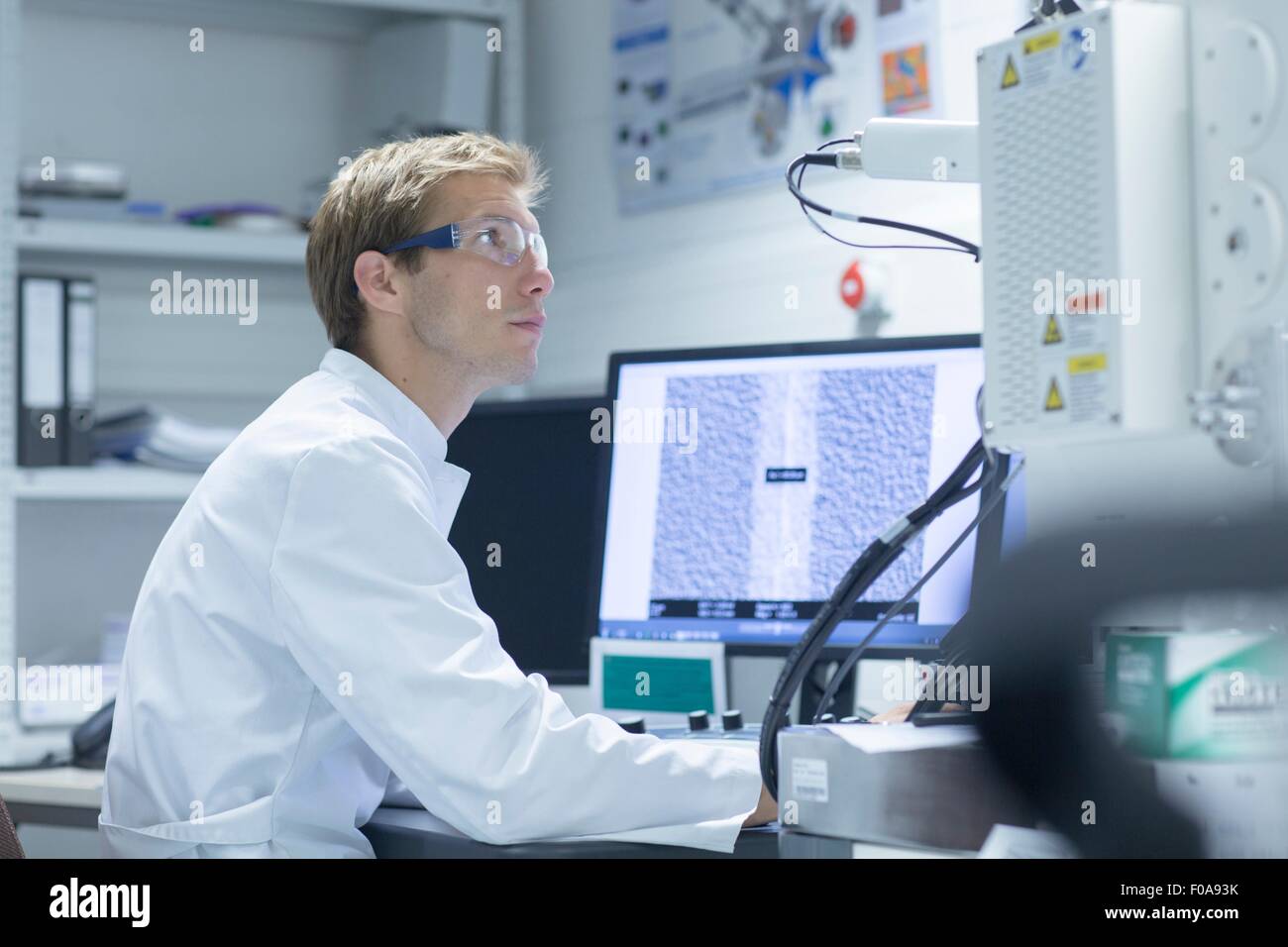 Computer scientist hi-res stock photography and images - Alamy