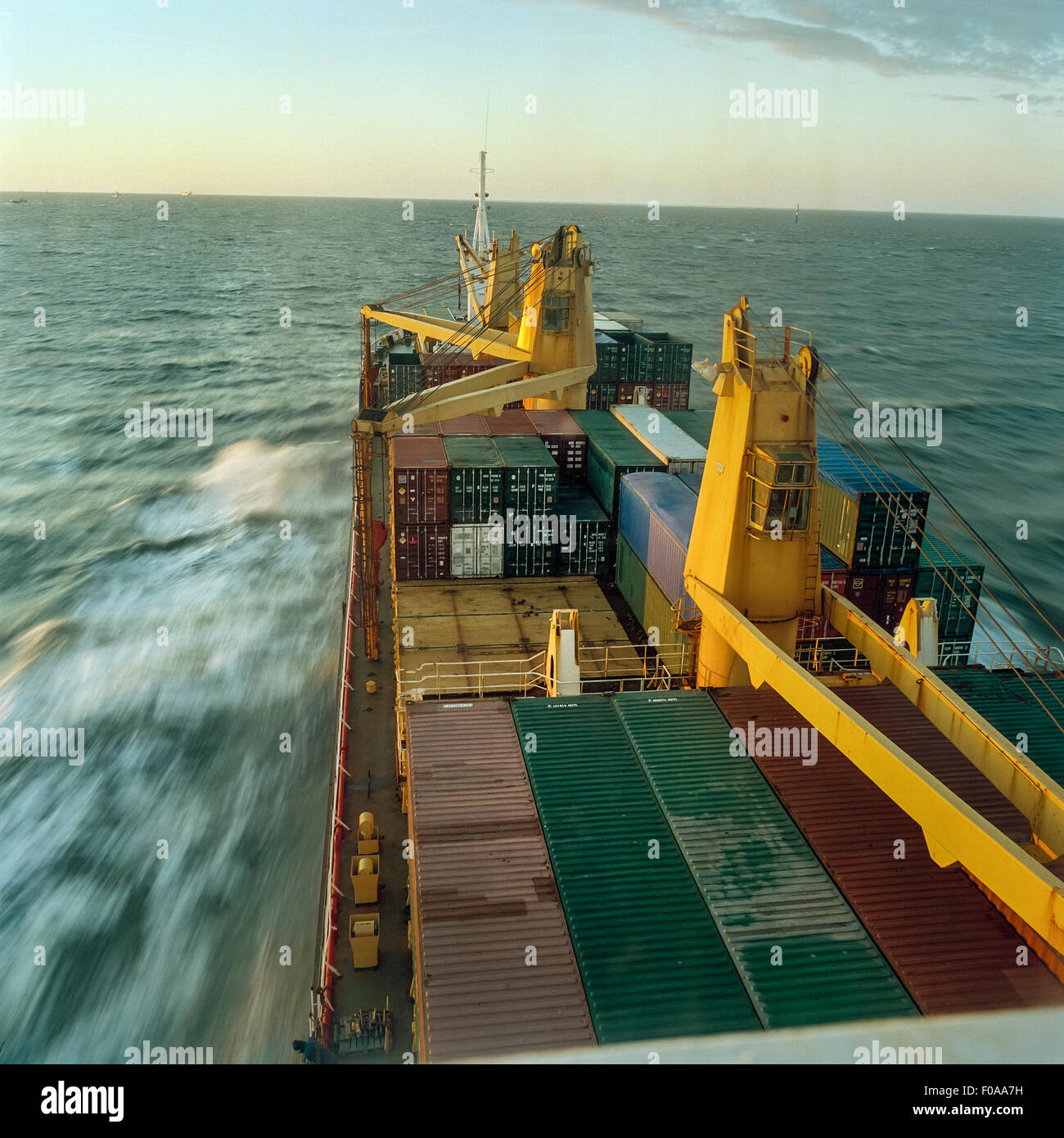 Container ships long exposure hi-res stock photography and images - Alamy