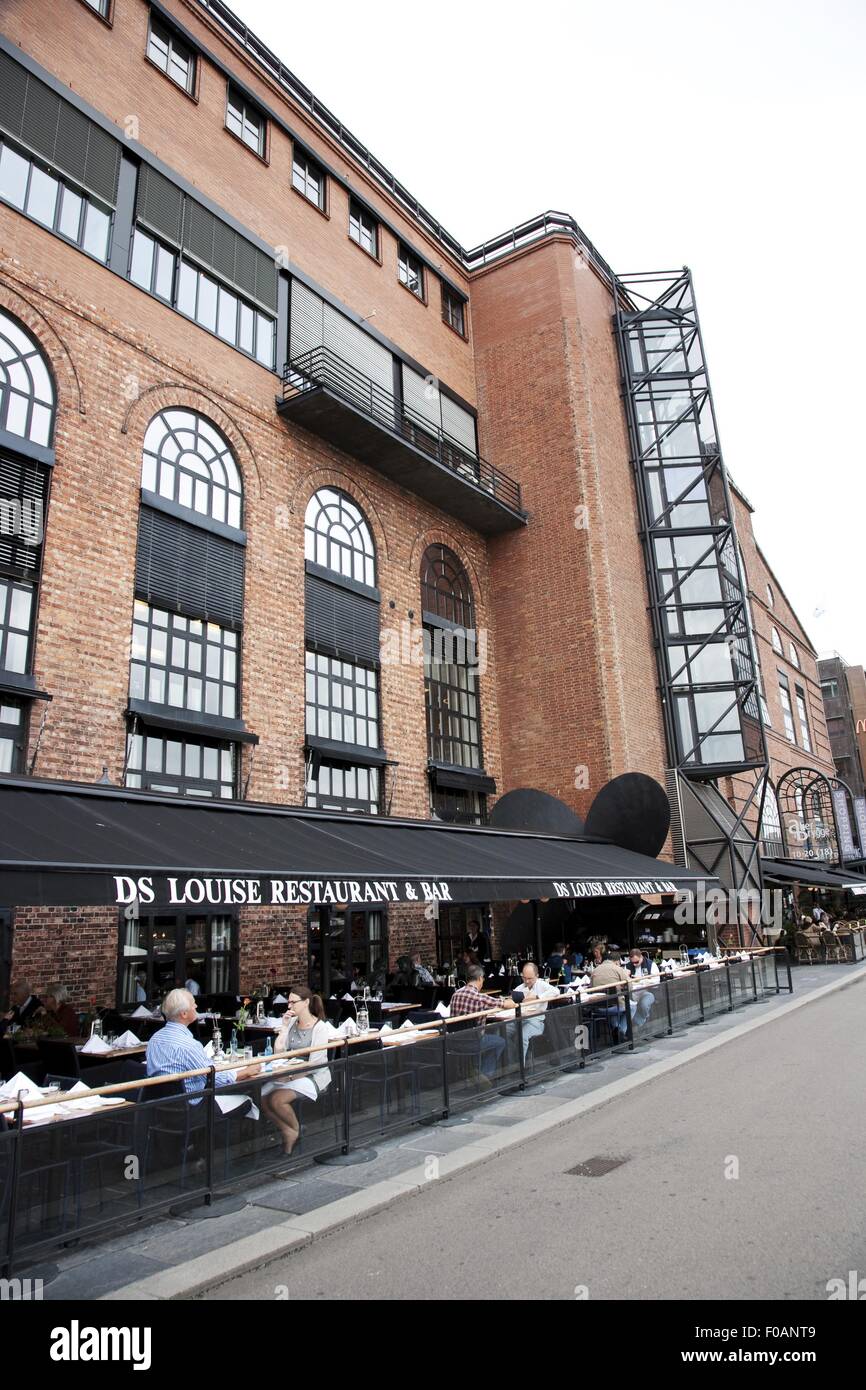 People sitting at DS Louise restaurant and bar in Oslo, Norway Stock Photo  - Alamy