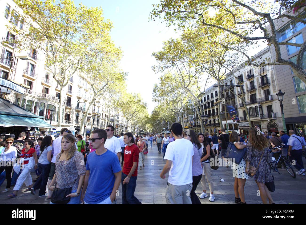 Barcelona las ramblas dining hi-res stock photography and images - Alamy
