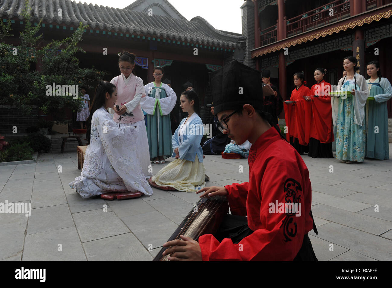 China hair pinning ceremony hi-res stock photography and images - Alamy
