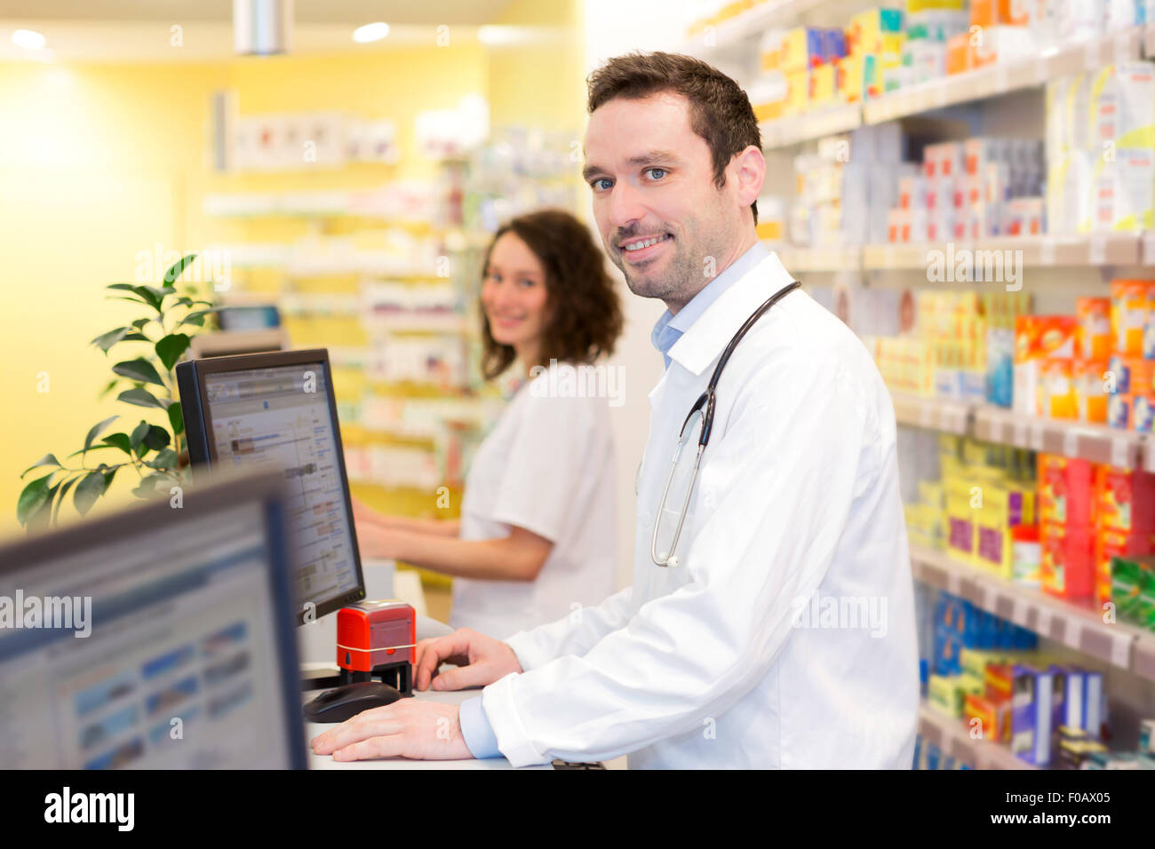 Pharmacist team hi-res stock photography and images - Alamy