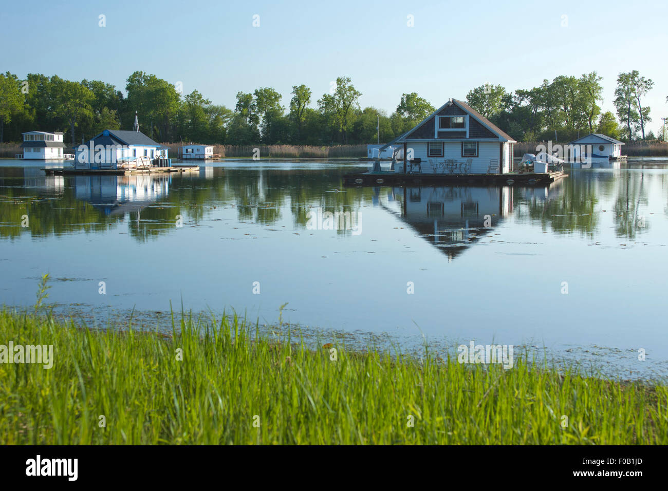 FLOATING HOUSES HORSESHOE POND PRESQUE ISLE STATE PARK ERIE PENNSYLVANIA USA Stock Photo Alamy