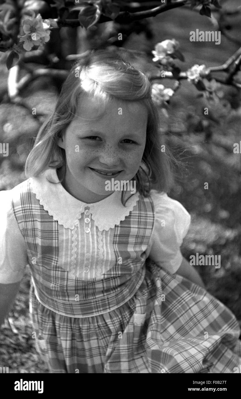 1950s girl dress hi-res stock photography and images - Alamy