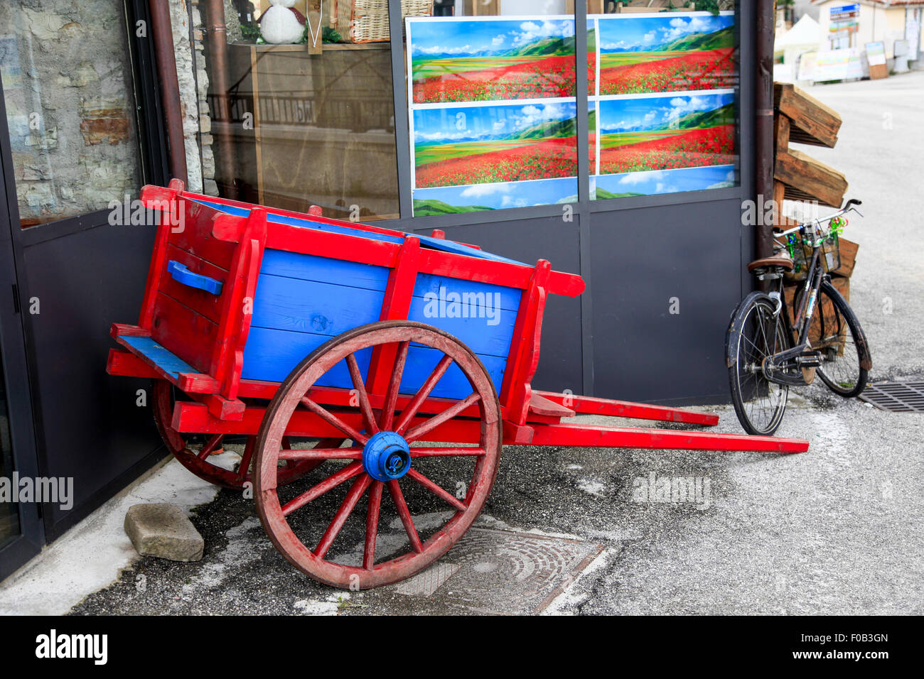 Handcart cart hires stock photography and images Alamy