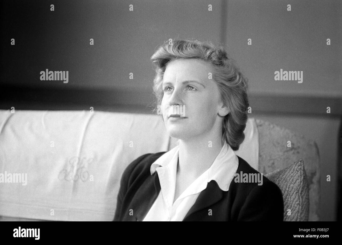 1940s woman hi-res stock photography and images - Alamy