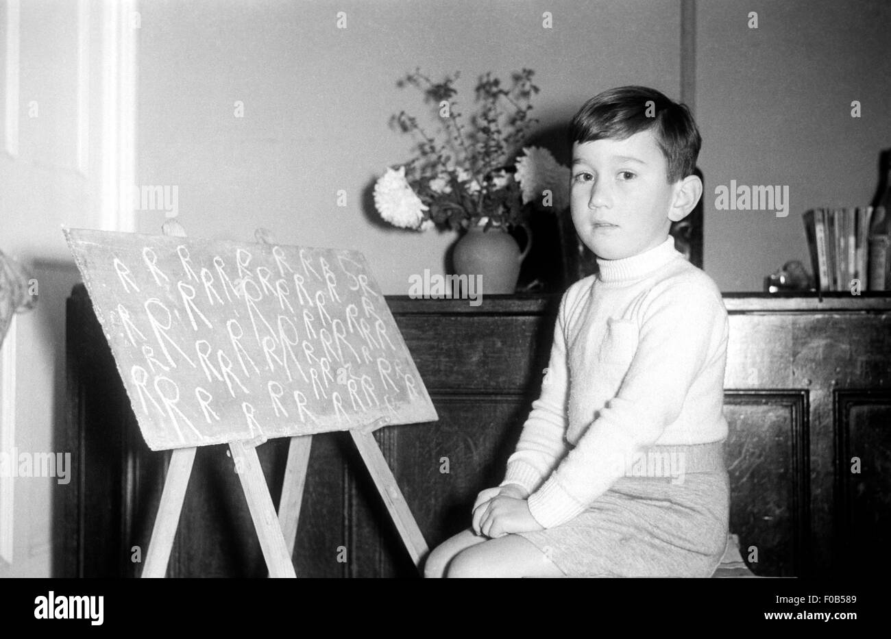 Boy easel Black and White Stock Photos & Images Alamy