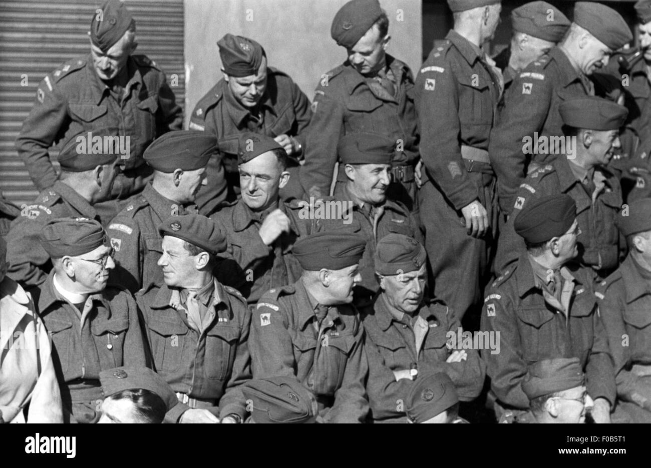 Second World War Army Uniform Hi res Stock Photography And Images Alamy second-world-war-army-uniform-hi-res-stock-photography-and-images-alamy