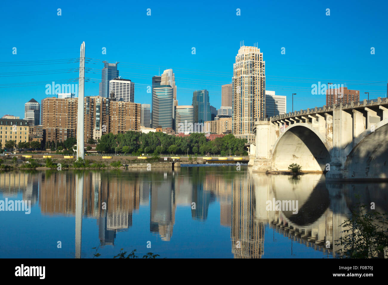 DOWNTOWN SKYLINE MISSISSIPPI RIVER MINNEAPOLIS MINNESOTA USA Stock