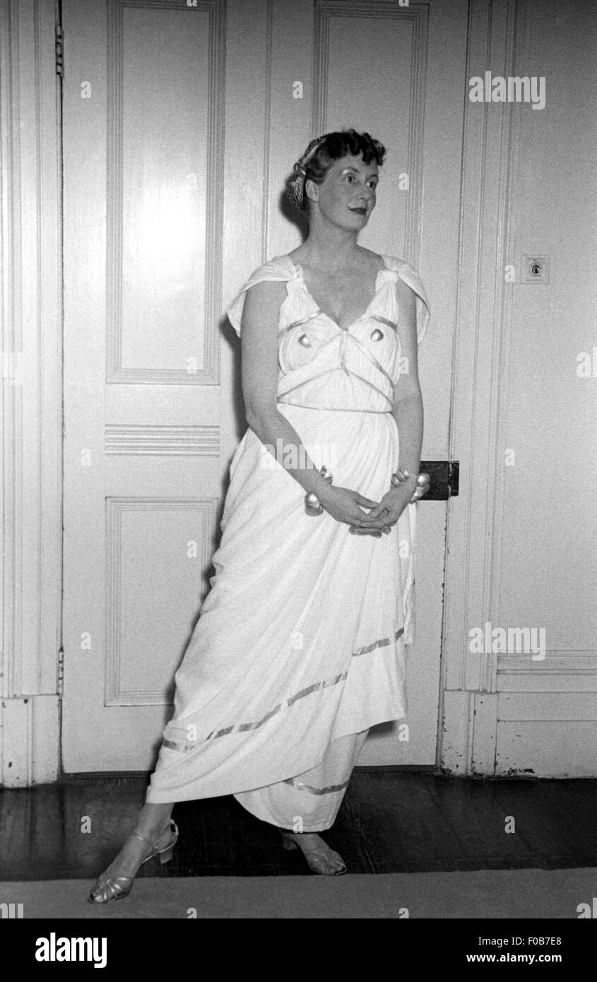 Woman toga dress Black and White Stock Photos & Images - Alamy
