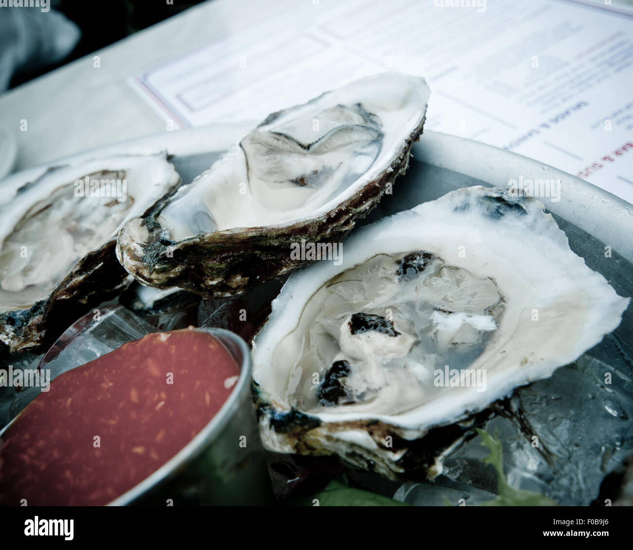 Oysters on the half shell hires stock photography and images Alamy