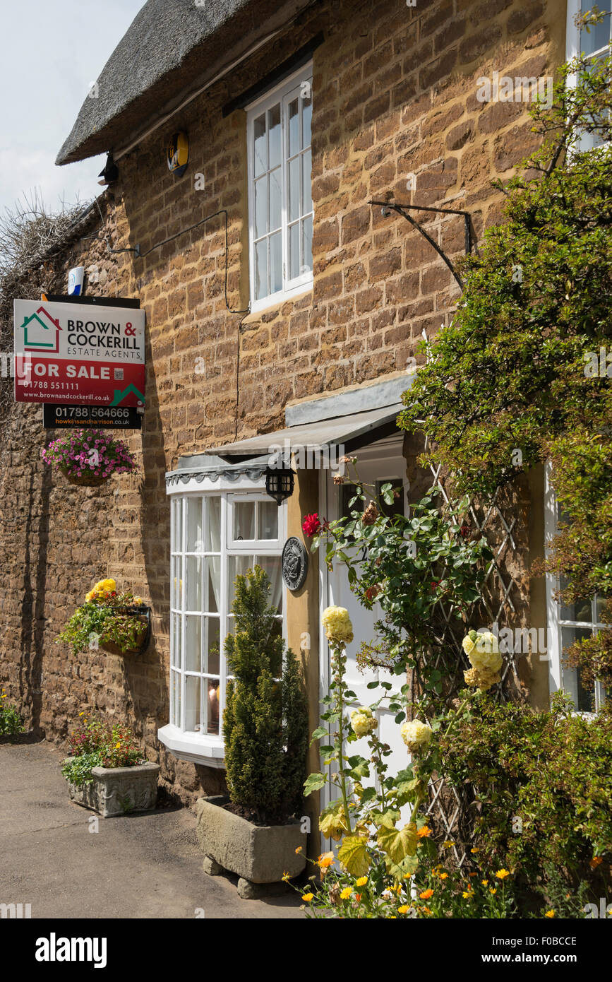Thatched cottage for sale, High Street, Crick, Northamptonshire