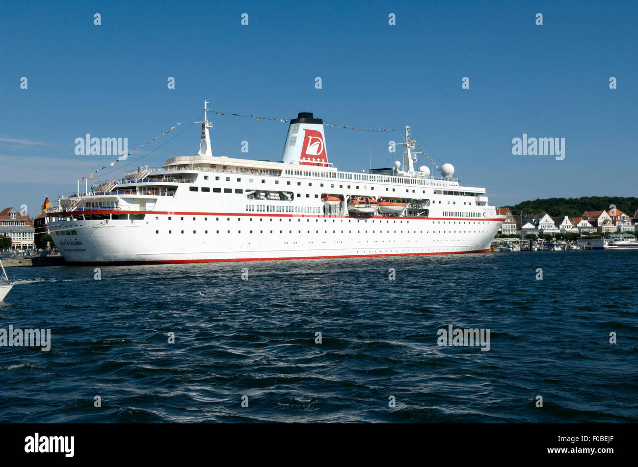 MS DEUTSCHLAND, Traumschiff, Kreuzfahrtschiff, Stock Photo