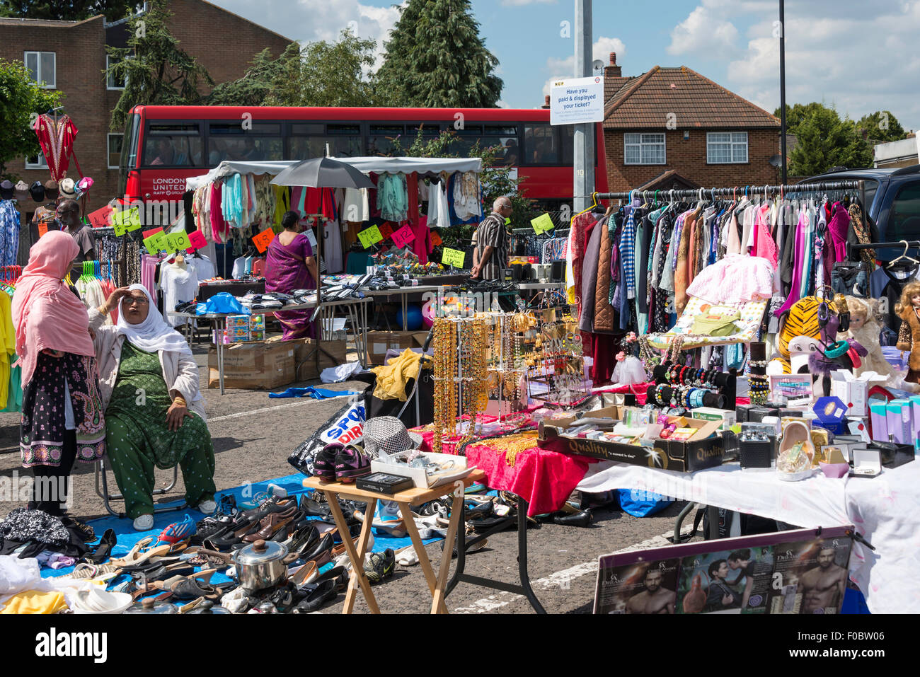 Hounslow West Car Park Car Boot Market, Hounslow West, London Borough Stock Photo 86312918 Alamy Hounslow West Car Park Car Boot Market, Hounslow West, London Borough Stock Photo 86312918 Alamy