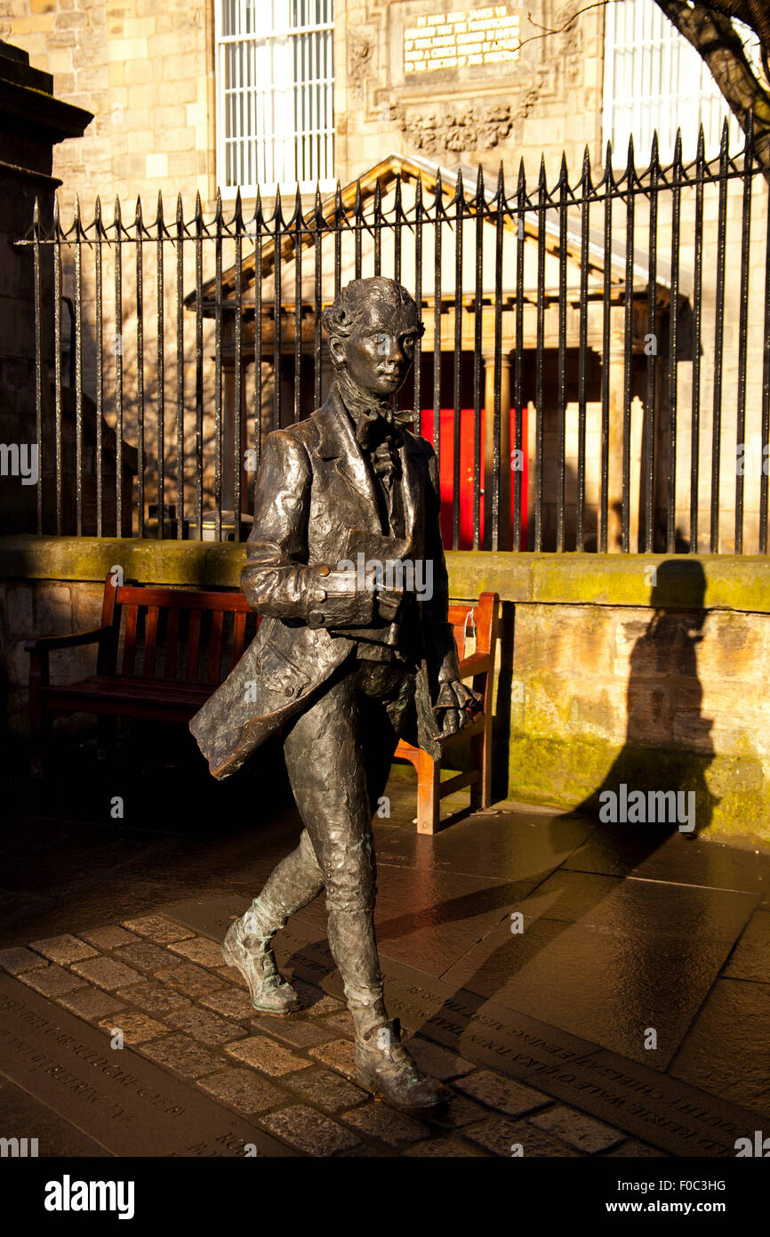 Situated in Canongate, Edinburgh,Scotland, bronze statue Scottish poet Robert Fergusson 1750-1774 sculpted by David Annand Stock Photo