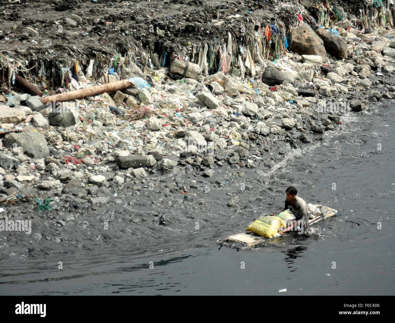 Improvised raft hi-res stock photography and images - Alamy