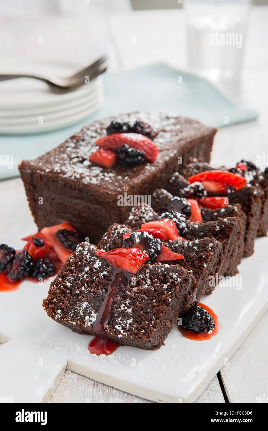 Sliced strawberry cake hi-res stock photography and images - Alamy